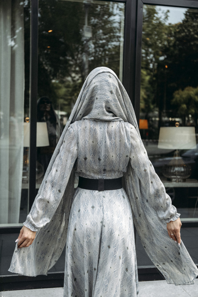 canissi-jasmine-kek-mintas-selyem-ruha-zart-nyakresszel-CAN-428-6-can-428 – CAN-428