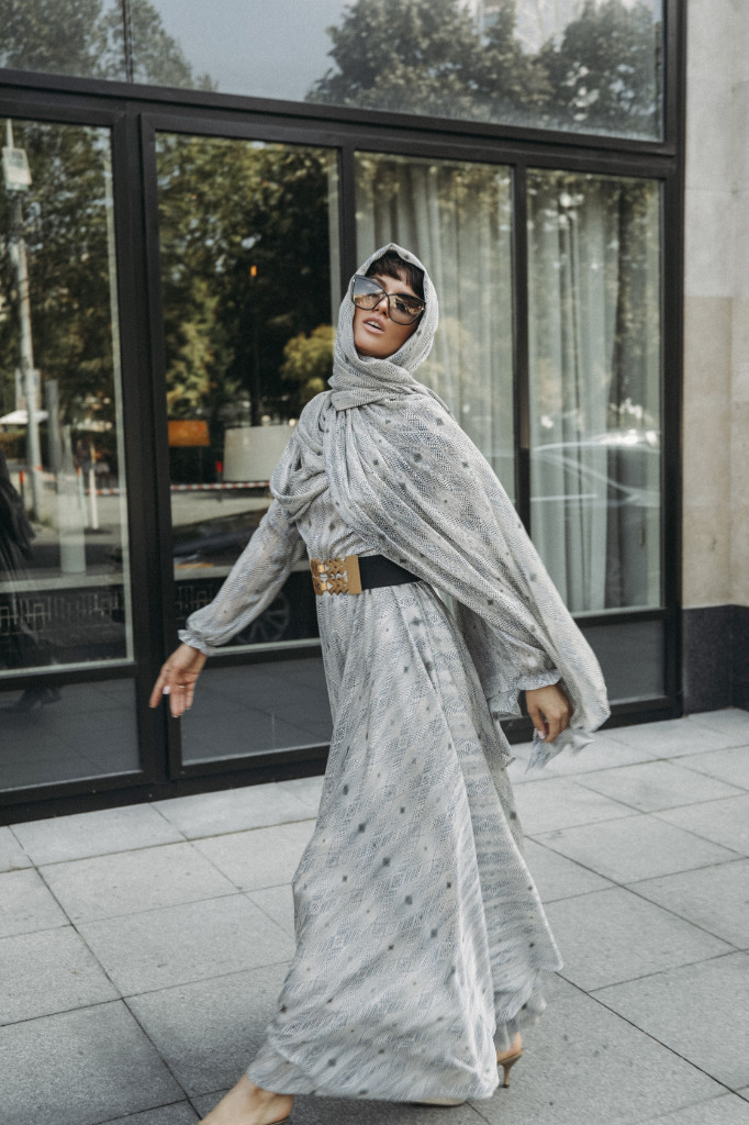 canissi-jasmine-kek-mintas-selyem-ruha-zart-nyakresszel-CAN-428-7-can-428 – CAN-428